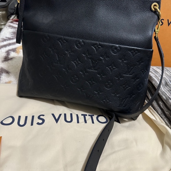 Louis Vuitton Maida Hobo - Picture 5 of 5